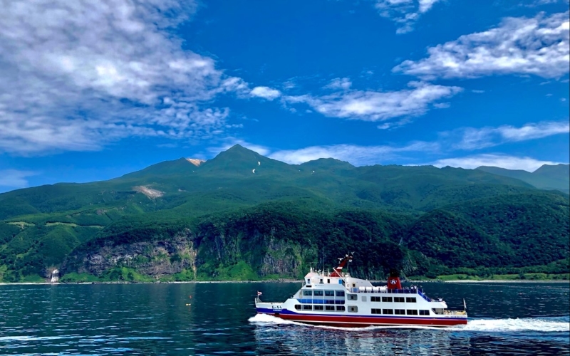 知床観光船の画像