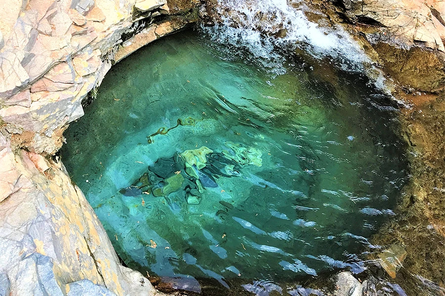 四万の甌穴の画像