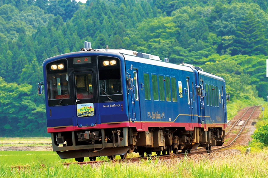 絶景 のと鉄道「のと里山里海号」の画像
